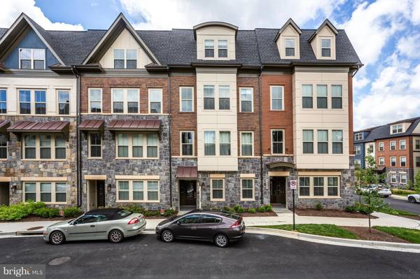 1304 QUINN ST S, Arlington, VA 22204