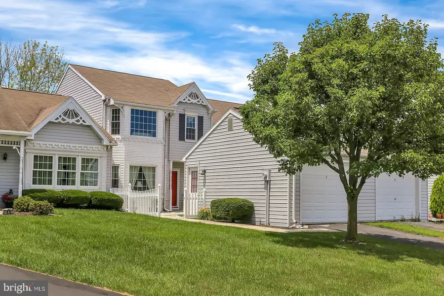 9 WARWICK CIR, Mechanicsburg, PA 17050