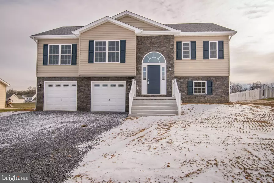 211 DUCKWOODS LN, Martinsburg, WV 25403