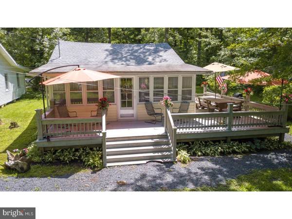 1285 NURSERY RD, Green Lane, PA 18054