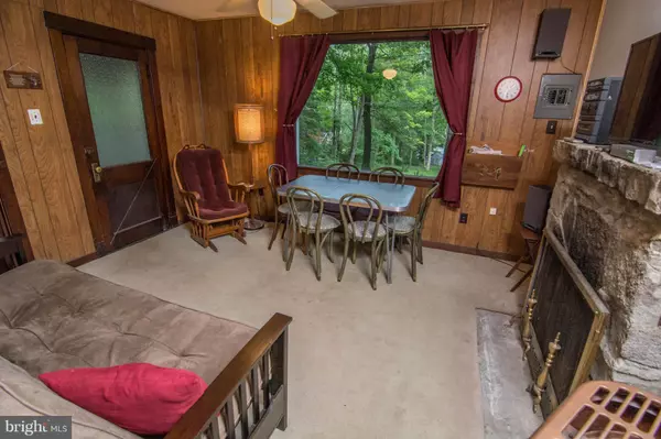 Oakland, MD 21550,76 MCCOMAS BEACH TER