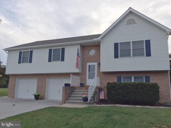 121 COMANCHE TRL, Hanover, PA 17331