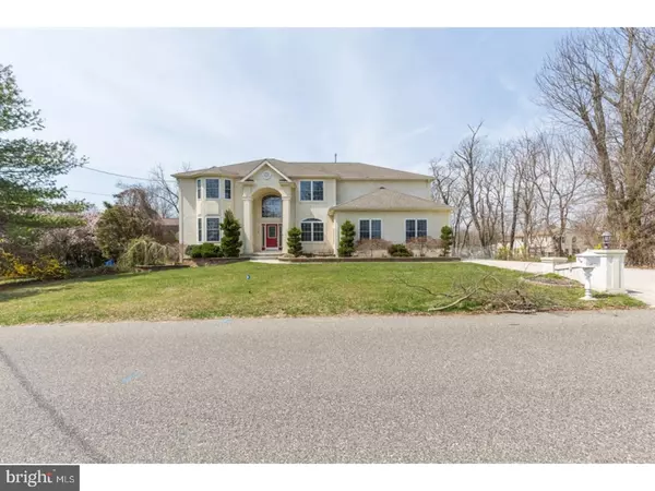 714 W BLENHEIM AVE, Blackwood, NJ 08012