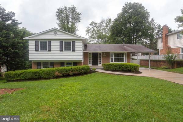 4916 WAKEFIELD CHAPEL RD, Annandale, VA 22003