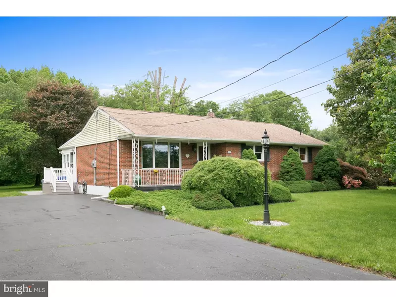 902 PLEASANT VALLEY AVE, Mount Laurel, NJ 08054