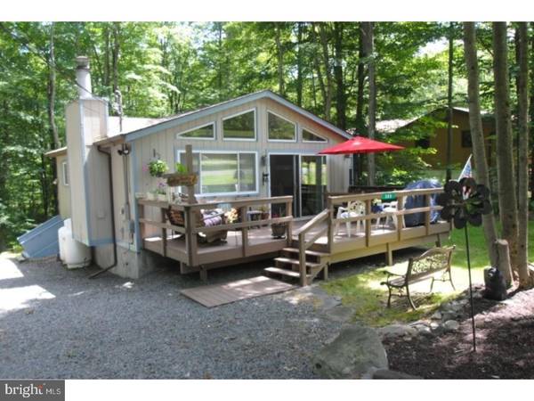 300 WYALUSING DR, Pocono Lake, PA 18347