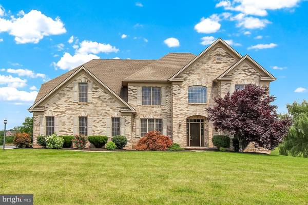 2646 MAYFAIR LN, York, PA 17408