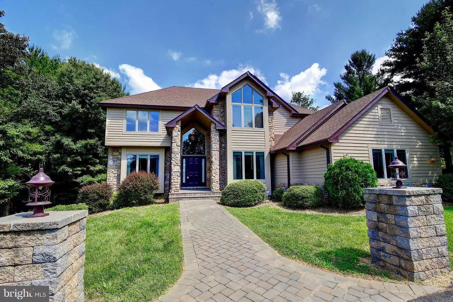 10400 MARBURY RD, Oakton, VA 22124