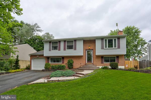 2731 VALLEY DR, Lancaster, PA 17603