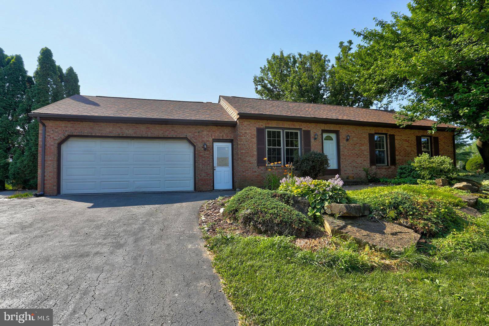Lancaster, PA 17602,2342 SUE ANN DR