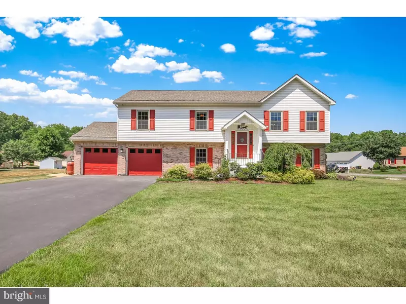 6 STODDARD DR, Newark, DE 19702