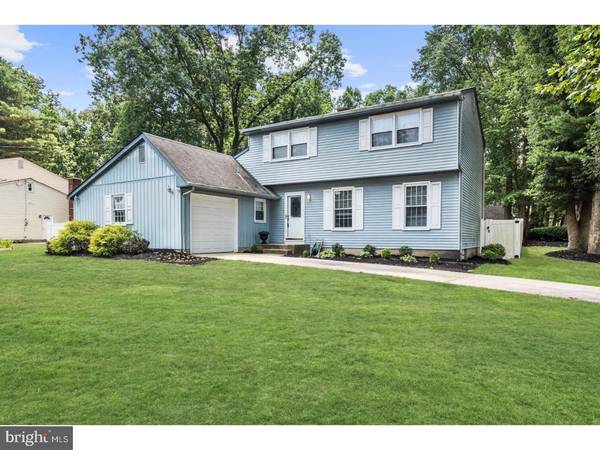 2 COUNTRY CLUB RD, Turnersville, NJ 08012