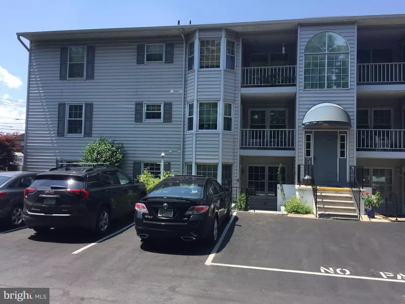 130 W PORTLAND ST #4, Mechanicsburg, PA 17055