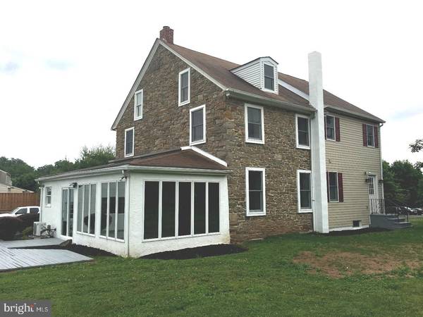 350 GEORGE'S COURT GEORGES CT, North Wales, PA 19454