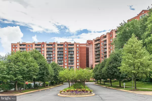 2230 GEORGE C MARSHALL DR #1020, Falls Church, VA 22043