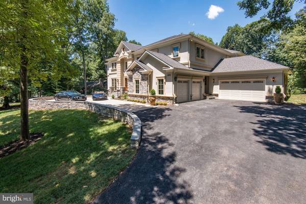 Mclean, VA 22101,6806 LUPINE LN