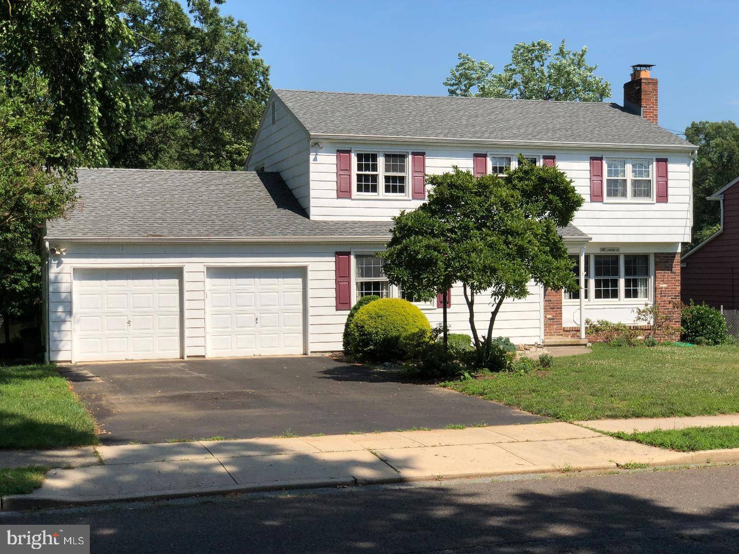 1 LONGWOOD DR, Burlington, NJ 08016