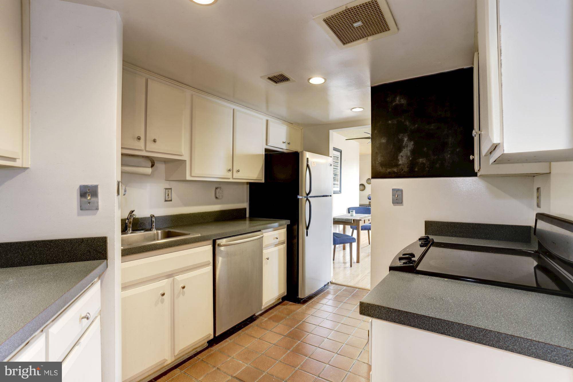 Washington, DC 20037,3 WASHINGTON CIR NW #703