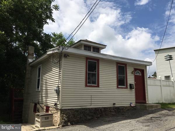 429 MAUCH CHUNK ST, Tamaqua, PA 18252