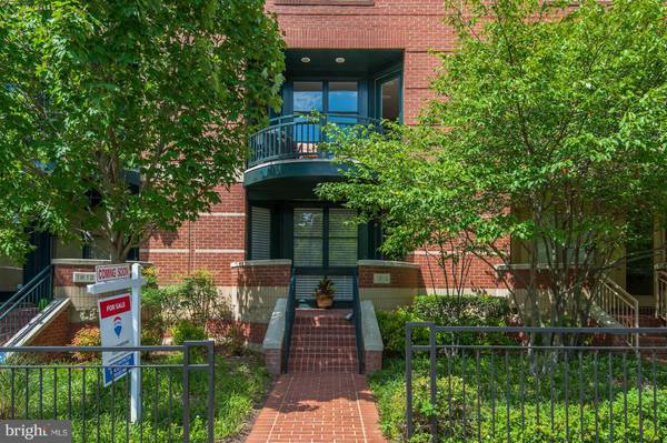 1614 RHODES ST, Arlington, VA 22209