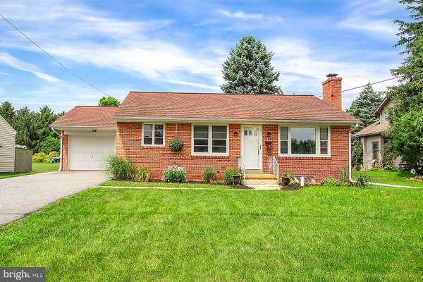 205 BIRCHLAND AVE, Mount Joy, PA 17552