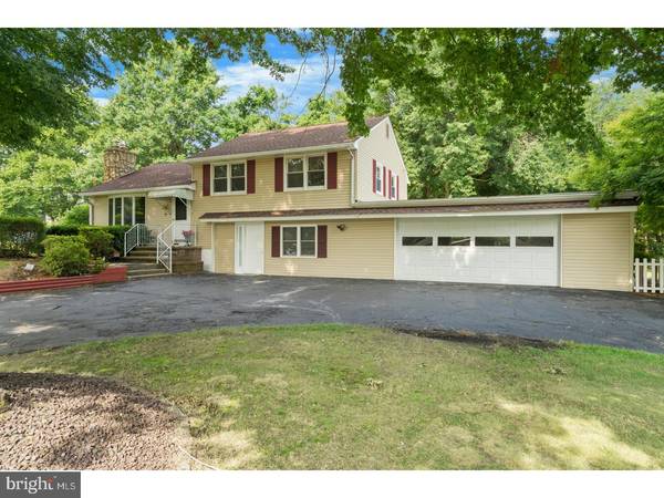 21 IVANHOE DR, Robbinsville, NJ 08691