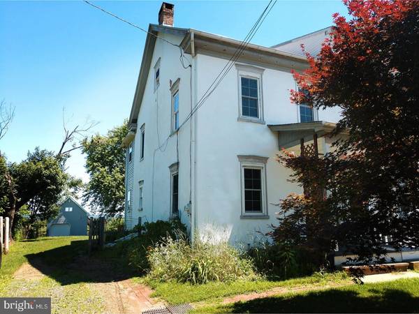 2537 KUTZTOWN RD, Pennsburg, PA 18073