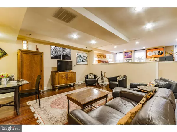 Philadelphia, PA 19107,1035 SPRUCE ST #LL1