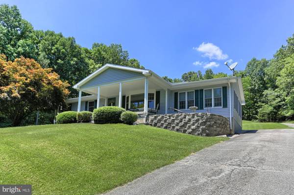 7424 KOPP RD, Spring Grove, PA 17362