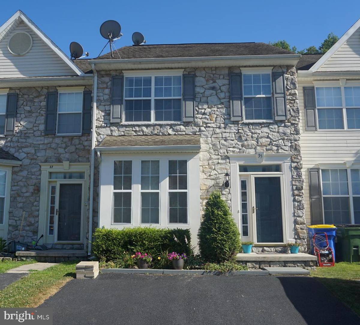 Hanover, PA 17331,35 SARA LN