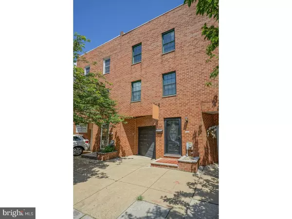 1017 W MOYAMENSING AVE, Philadelphia, PA 19148