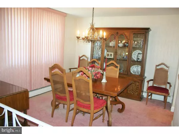 Philadelphia, PA 19114,9220-22 VANDIKE ST