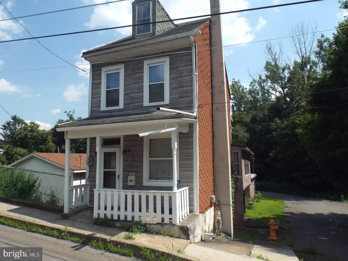 Shenandoah, PA 17976,438 W POPLAR ST