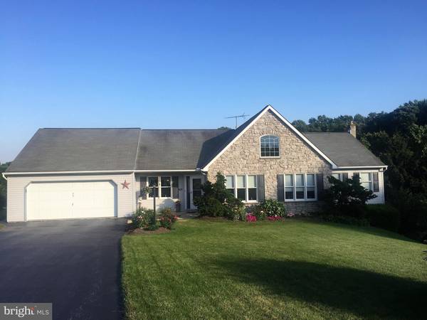 40 ROLLING HILL DR, Lititz, PA 17543