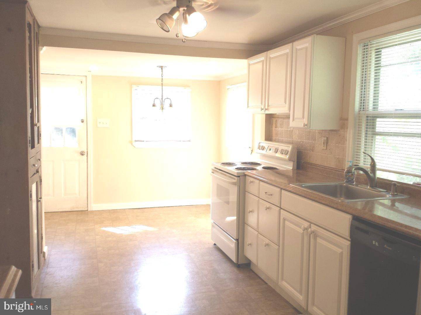 Feasterville Trevose, PA 19053,3538 CHESTNUT AVE