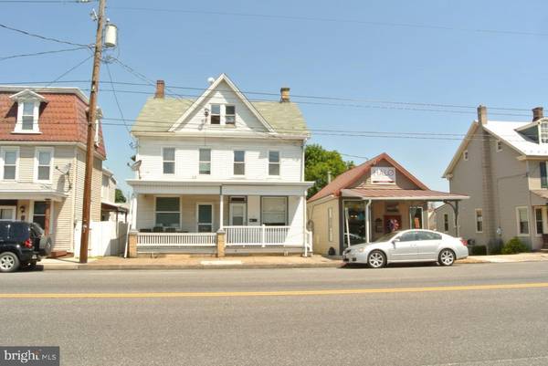 15 E MAIN ST, Camp Hill, PA 17011