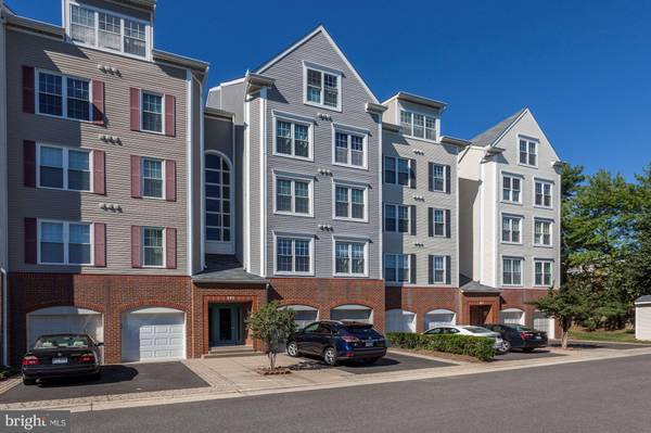 287 PICKETT ST #401, Alexandria, VA 22304