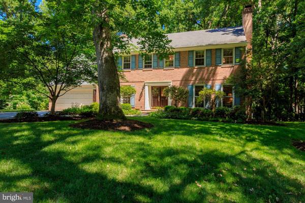 8214 HUNTING HILL LN, Mclean, VA 22102