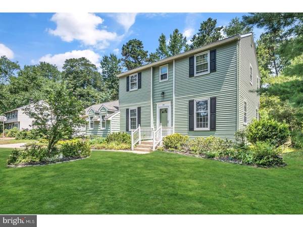 4 N LAKESIDE DR W, Medford, NJ 08055