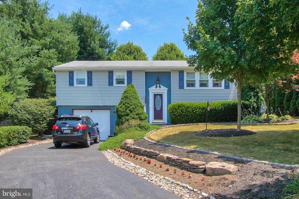 572 GARY DR, Dallastown, PA 17313