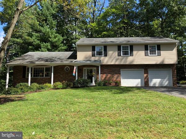 20 AQUETONG LN, Ewing, NJ 08628