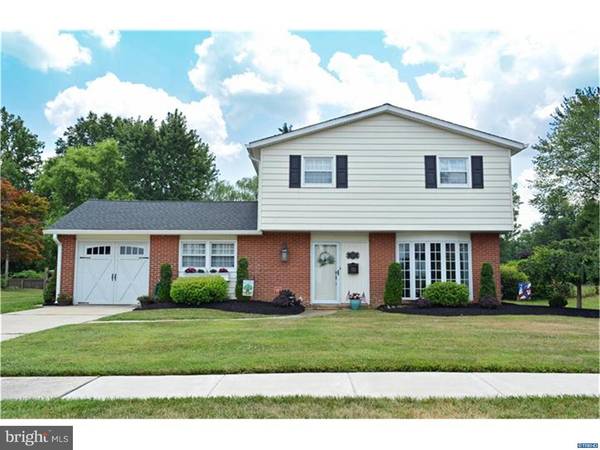 2511 MCCAWBER DR, Wilmington, DE 19808