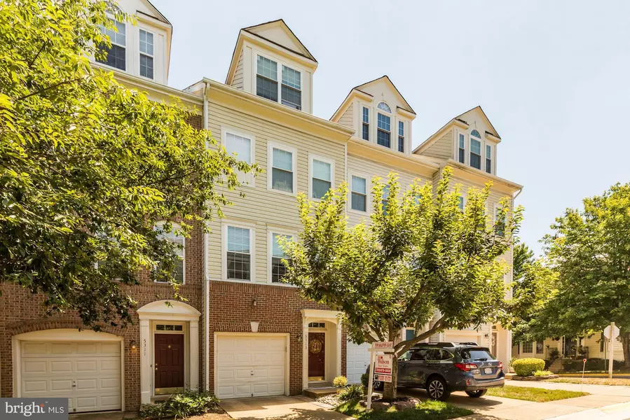 5313 CHIEFTAIN CIR, Alexandria, VA 22312