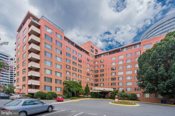 Arlington, VA 22209,1121 ARLINGTON BLVD #1014