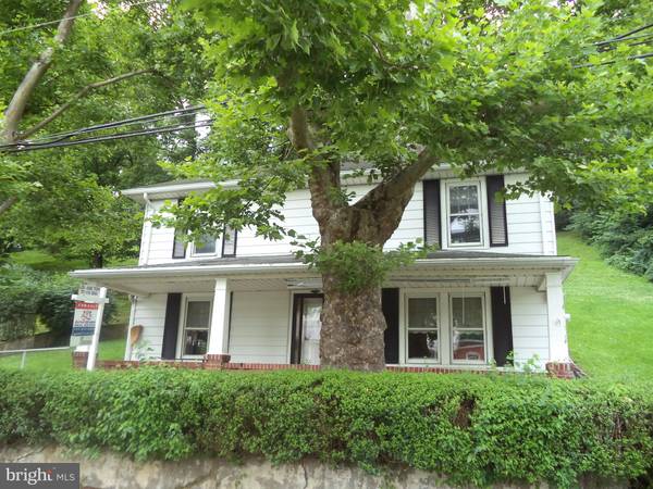 2705 PENTLAND RD, Spring Grove, PA 17362