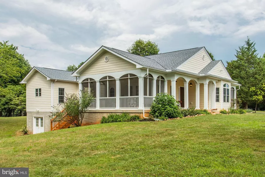 10120 BROWN MOORE LN, Marshall, VA 20115
