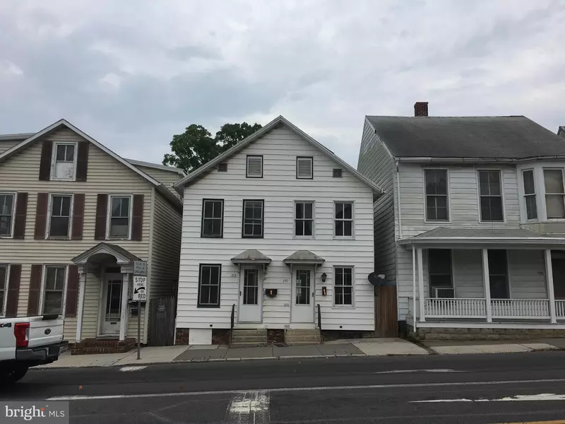 251-253 CHAMBERSBURG ST, Gettysburg, PA 17325