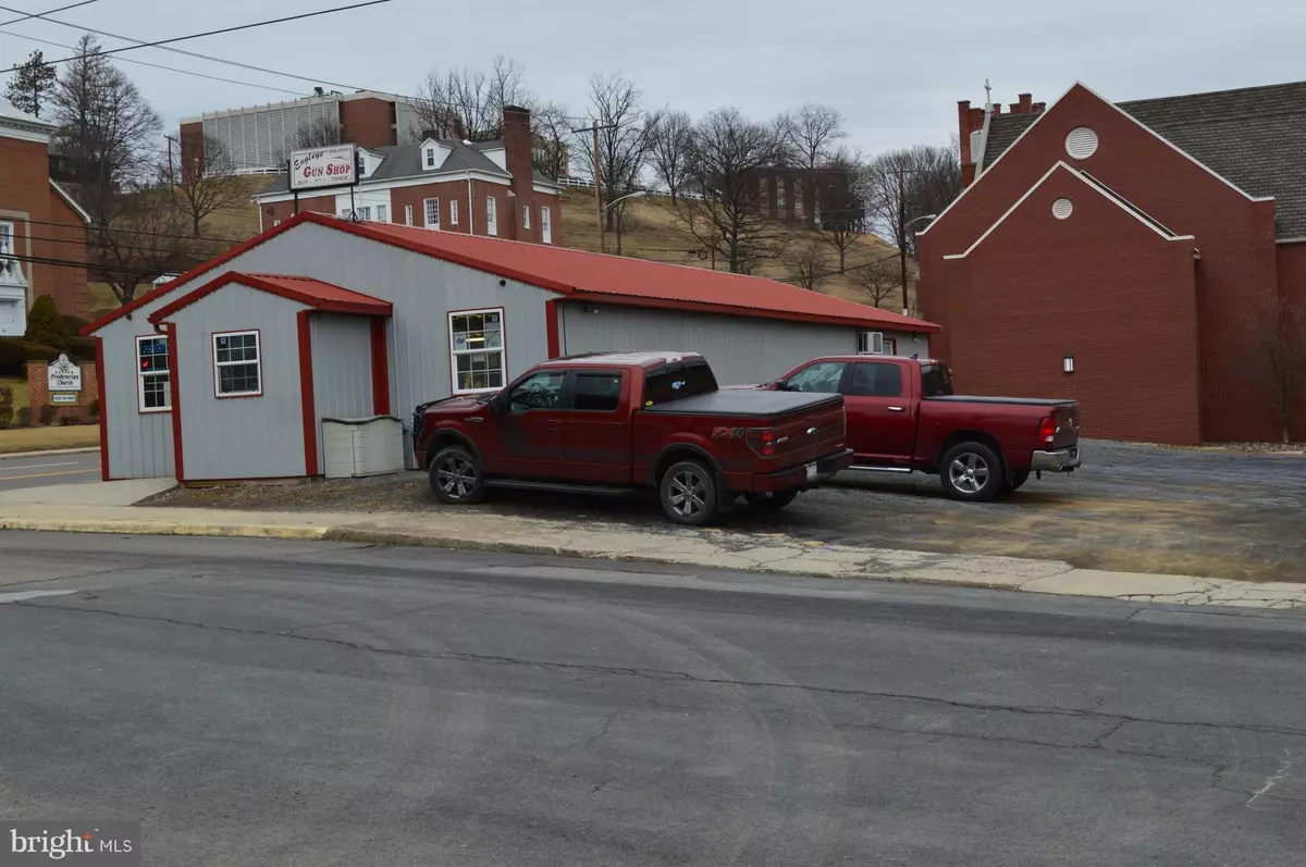 Keyser, WV 26726,313 MINERAL ST S