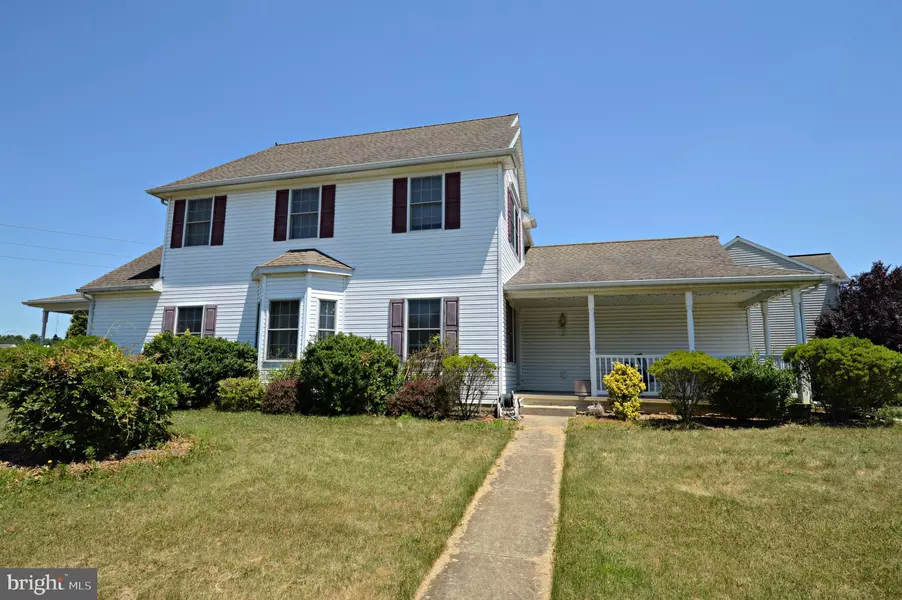 350 CAMBRIDGE LN, Lititz, PA 17543