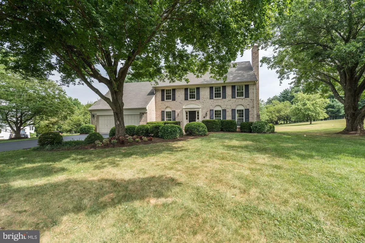 Vienna, VA 22182,10518 HUNTING CREST LN